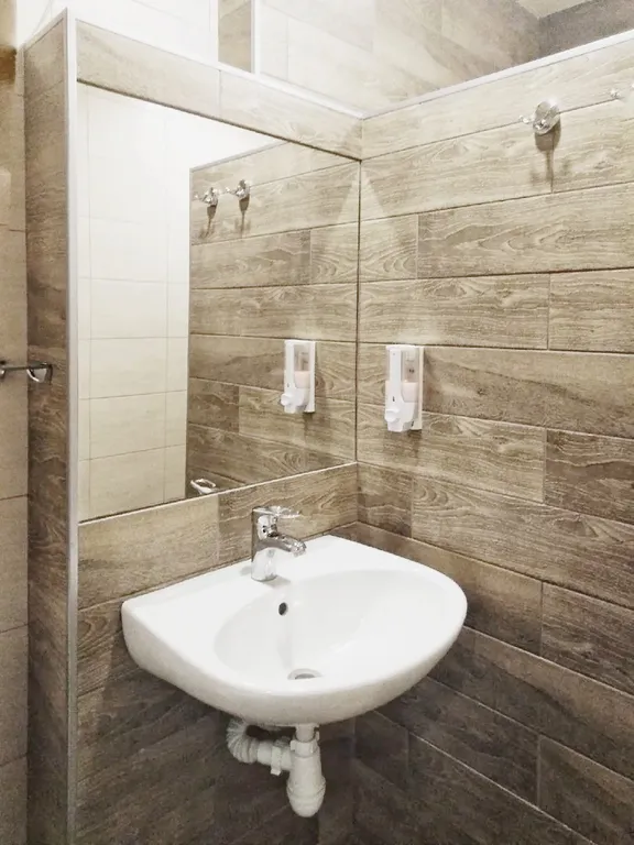 Большая квартира с новым ремонтом и собственной парковкой