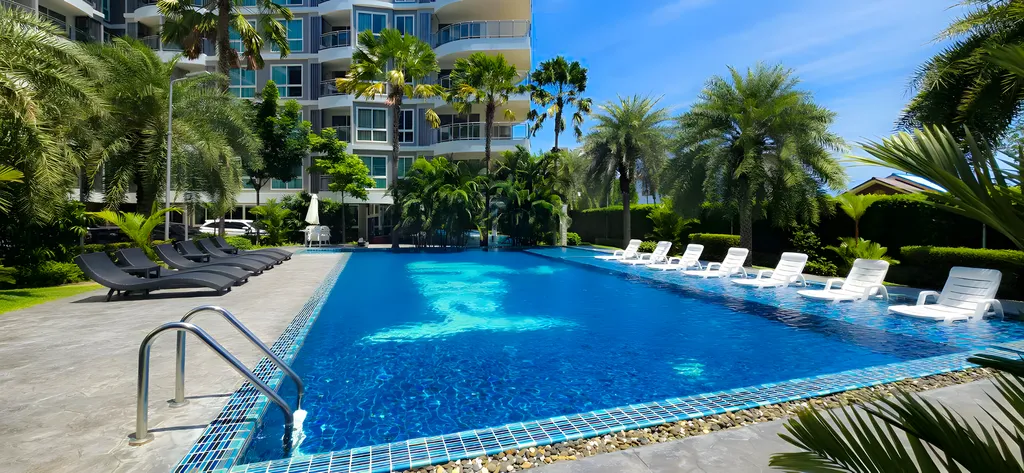 Уютная квартира для отпуска на первой линии с видом на бассейн