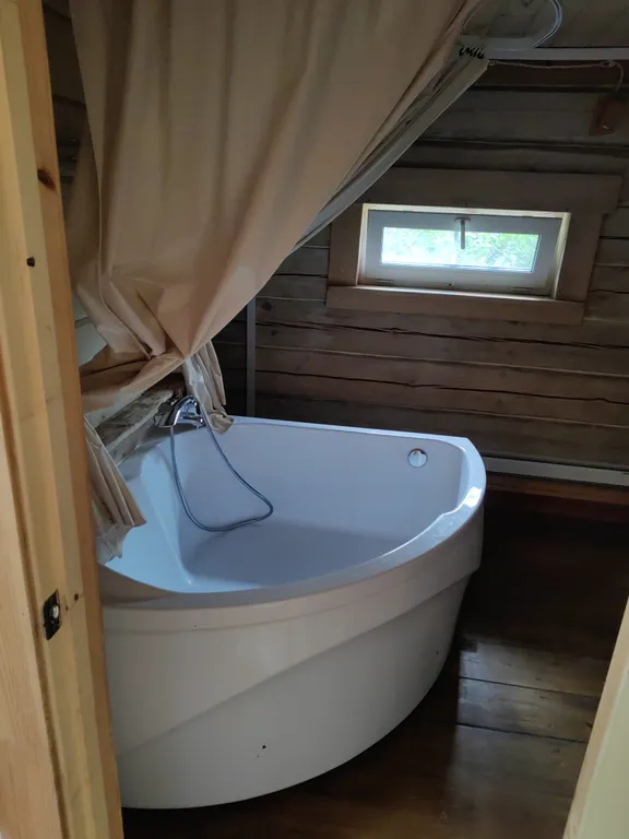 Дом с видом на церковь