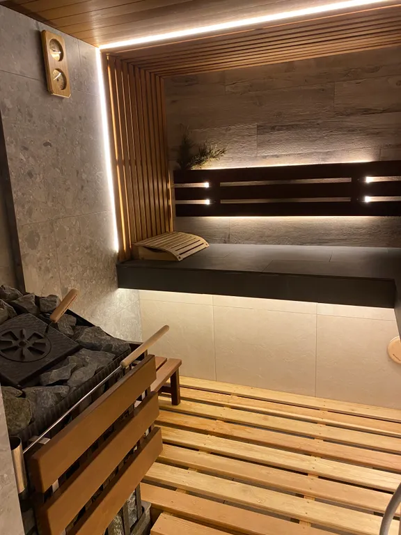 Дом с бассейном, баней и видом на море