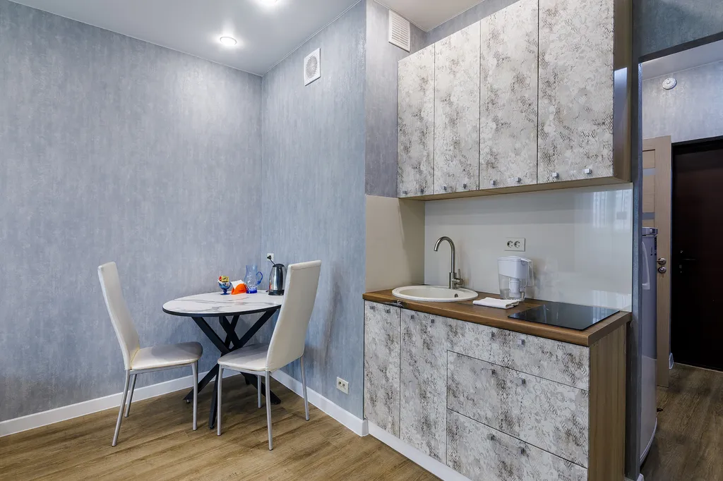 Апартаменты цвета индиго с видом на Суру