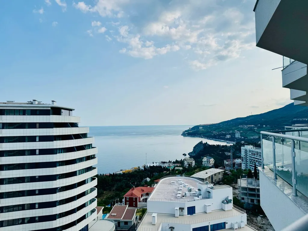 1-комнатная квартира в ЖК Лувр с видом на море и горы