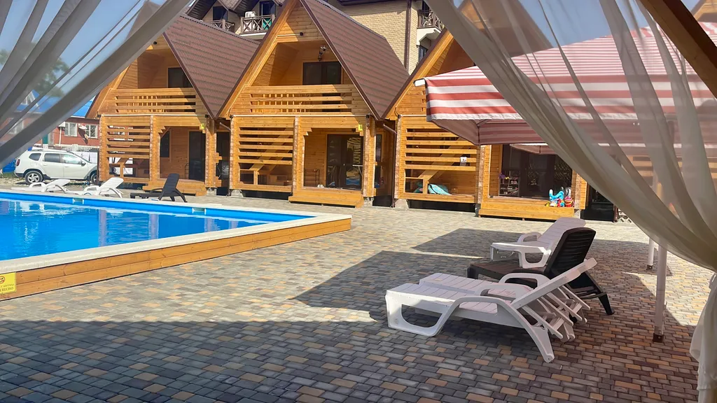 Коттедж 4 — аренда посуточно в Лермонтово