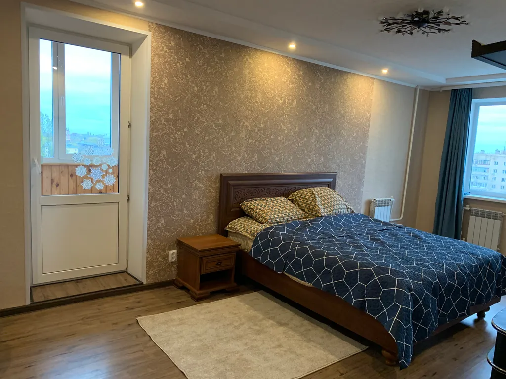 Уютная квартира с видом на площадь Победы