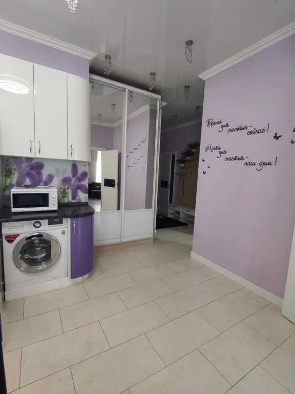 Евротрешка на берегу моря