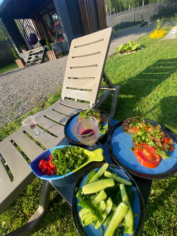 Домик в березах с баней