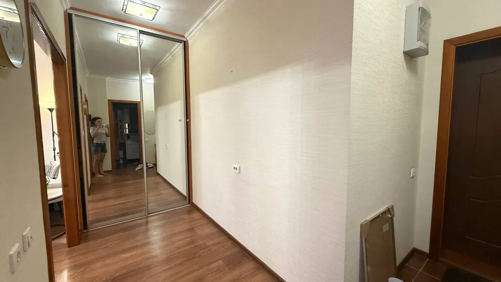 Семейная 2-комнатная квартира с детской кроваткой