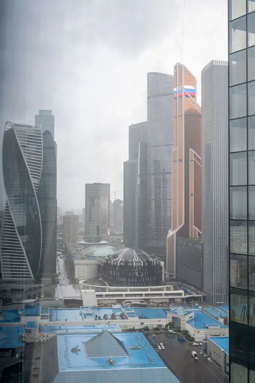 Просторные трёхкомнатные апартаменты в центре города в Capital Towers