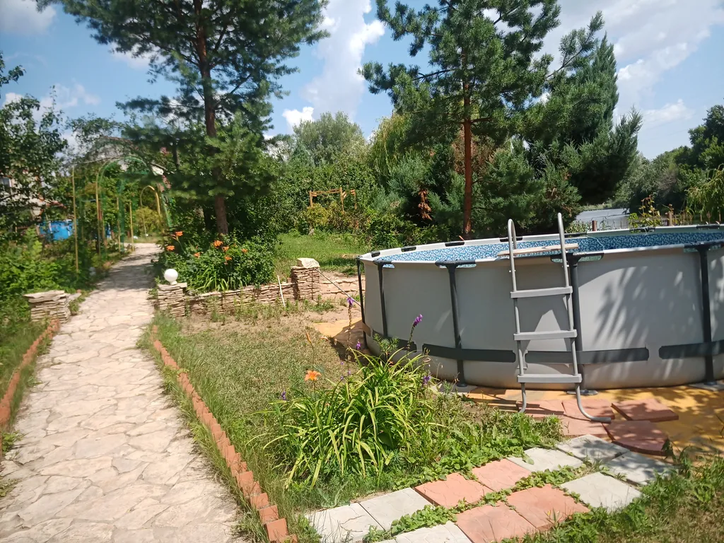 Уютный коттедж на берегу озера Став