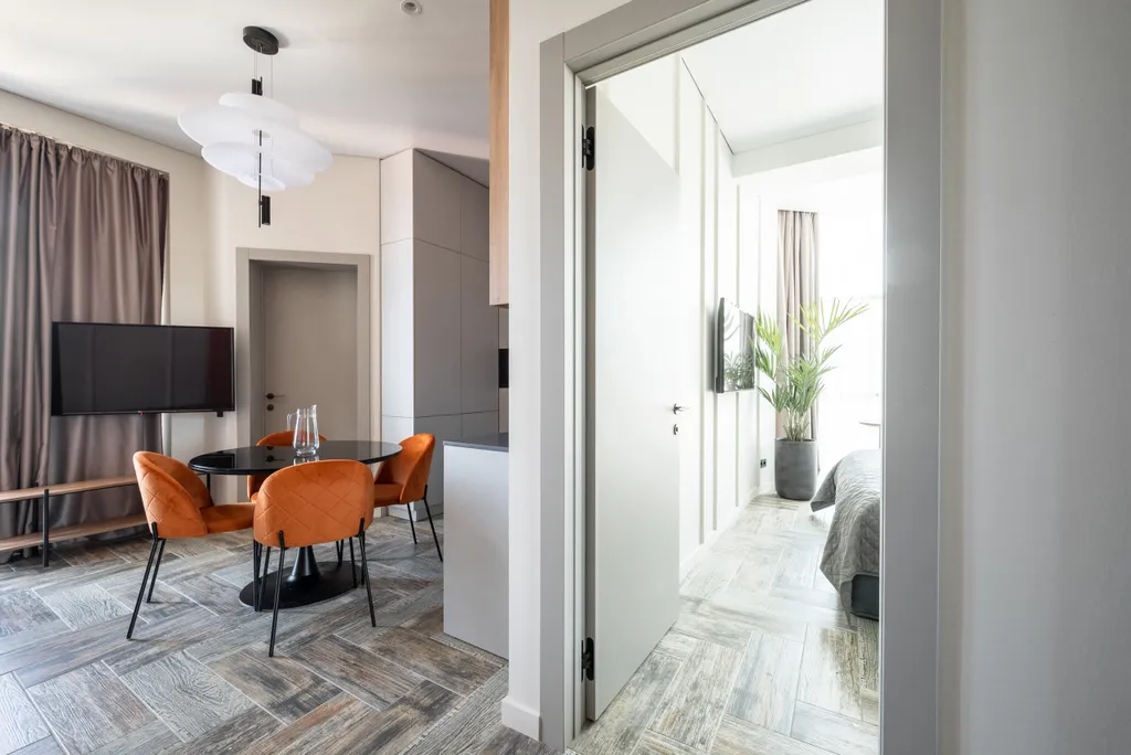 Четырехкомнатная у моря с дорогим ремонтом и видом на море