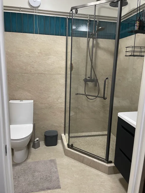 Дом рядом с озером