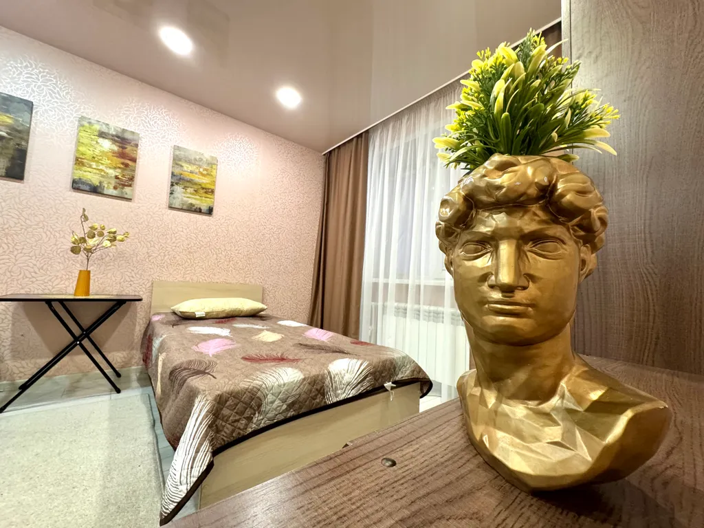 Комфортная трёхкомнатная квартира в центре города