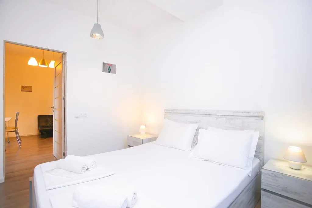 2 спальни в самом центре города, новый дом