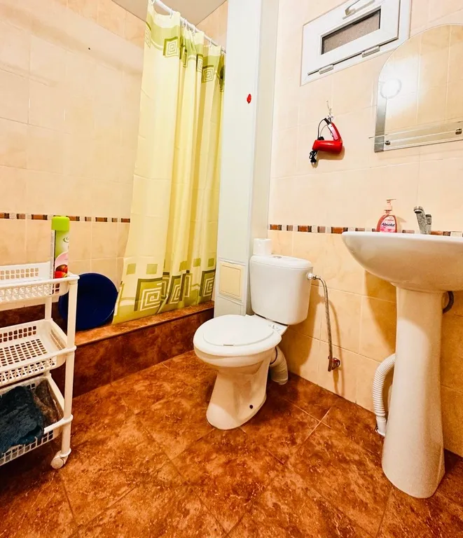 Недорогая комната с видом на горы