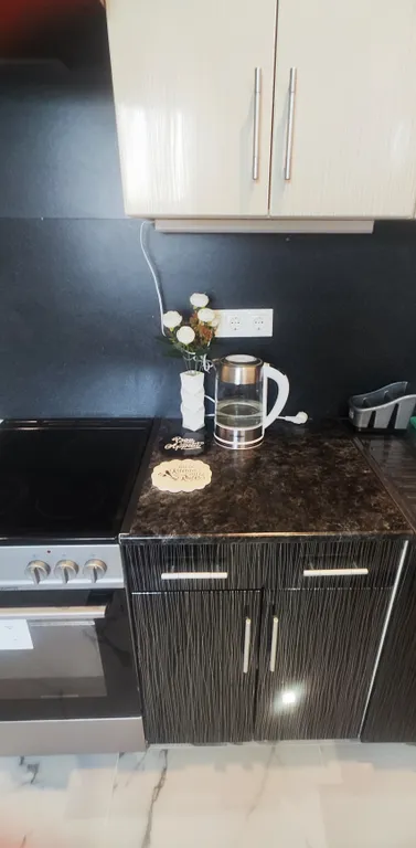 Евродвушка с камином, большой ванной и видом на пруд