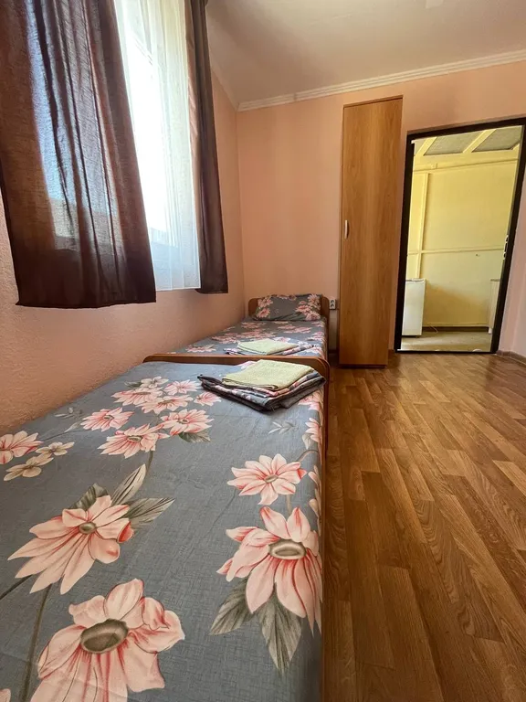 Домик на берегу моря