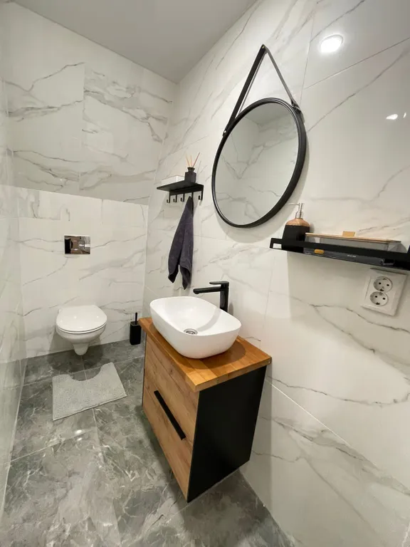 Коттедж Дом А-frame в хвойном лесу — Половина