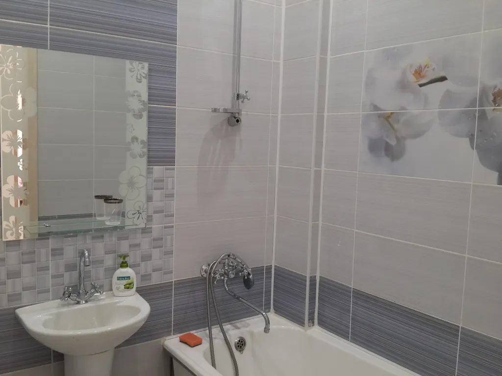 Квартира с видом на море и крейсер