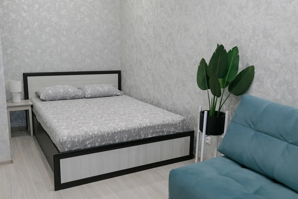 Уютная однокомнатная квартира через дорогу от ОНКО центра