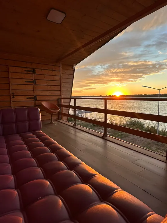 Уютный коттедж у реки