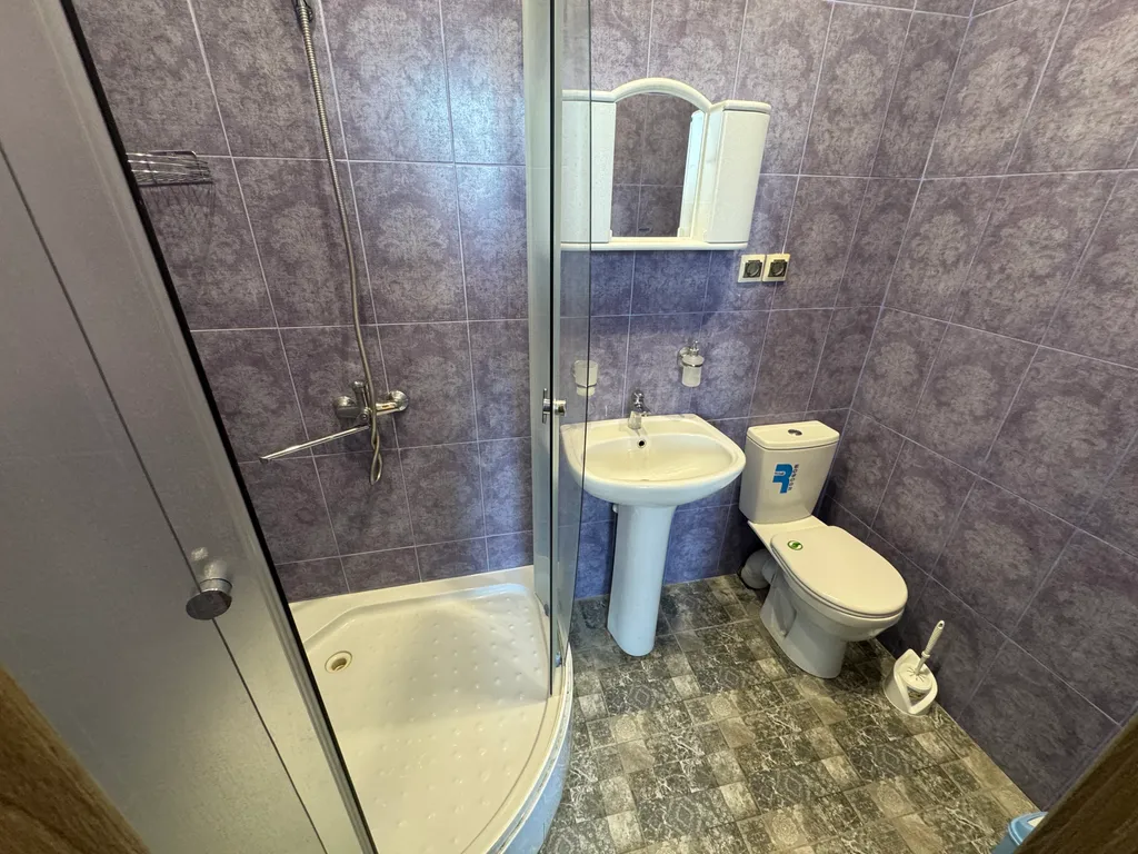 Четырехместный Люкс студия со своей кухней и отдельным входом