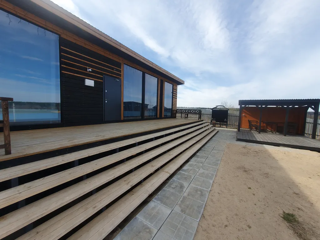 Дом с видом на озеро