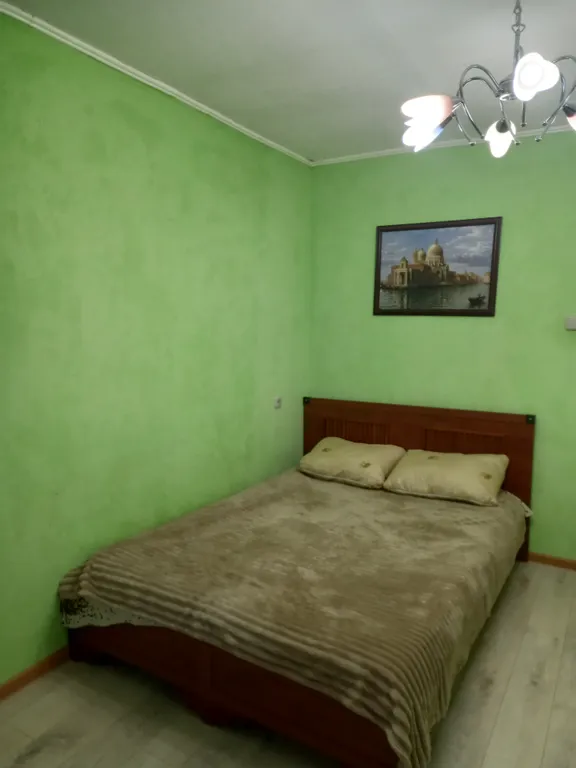 Просторная двухкомнатная квартира на 1ом этаже по Тихонова