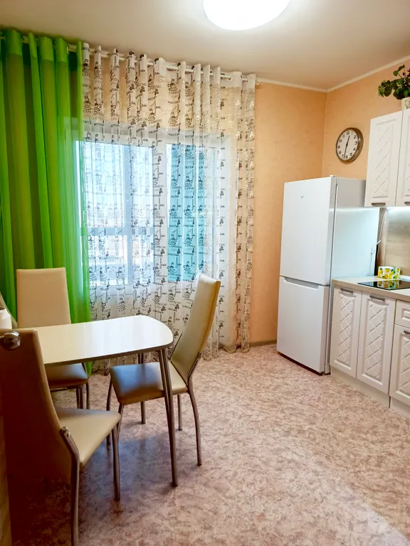Панорамный балкон с видом на город и красивые закаты, у Воронеж рынка
