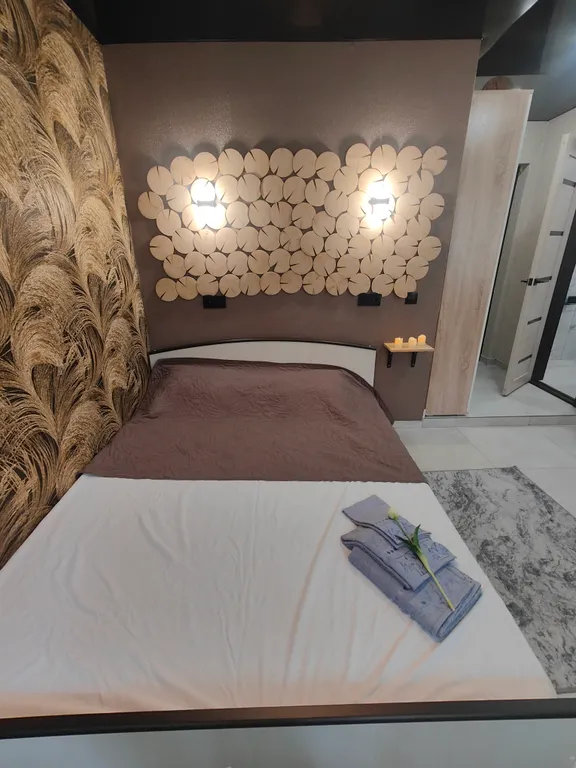 Квартира Уютная студия напротив Парка и Университета в центре Нефтяников — Омск