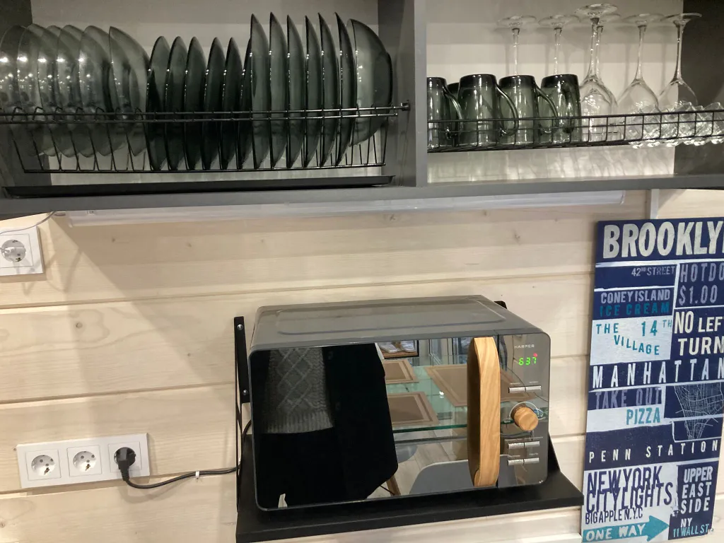 Дом на первой линии реки в тишине леса под Тверью