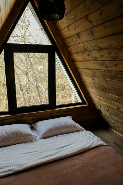 Коттедж Дом А-фрейм с джакузи в лесу — Северская