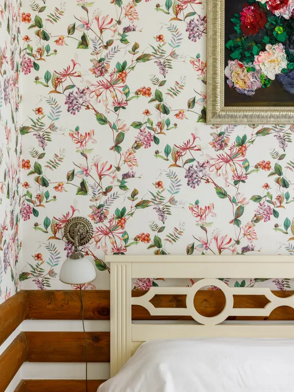 Уединённый дом на берегу живописной заводи