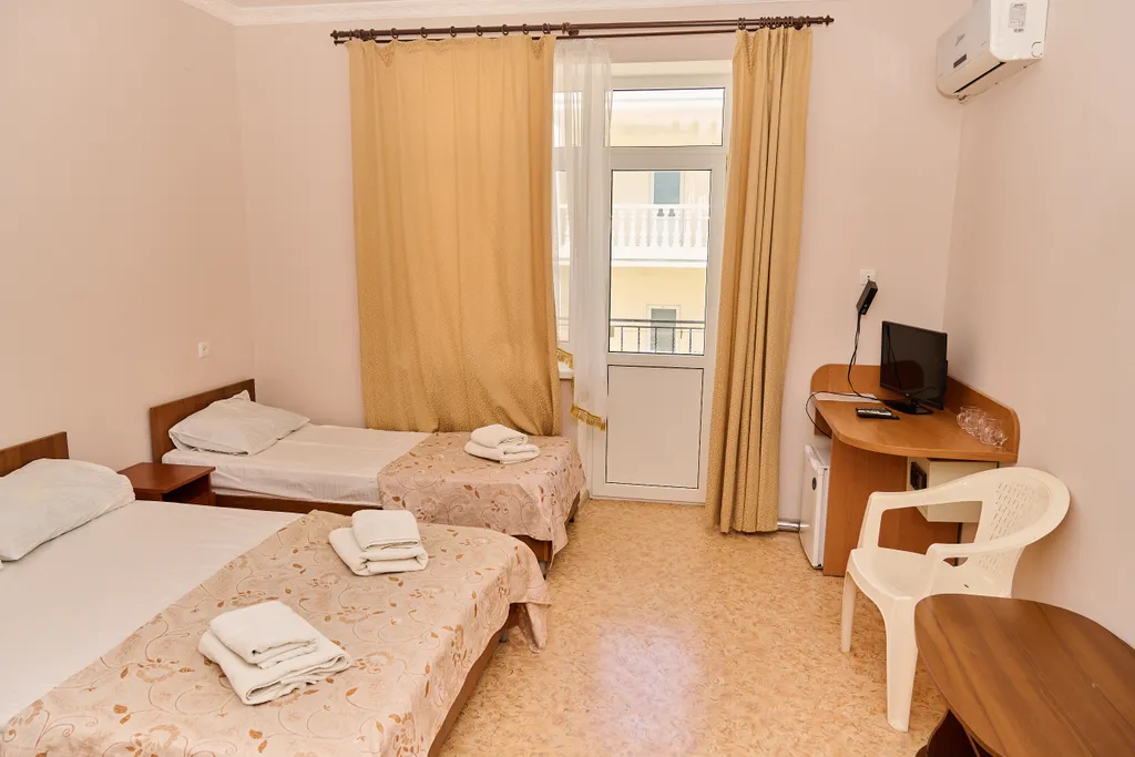 Четырёхместный комфорт с балконом