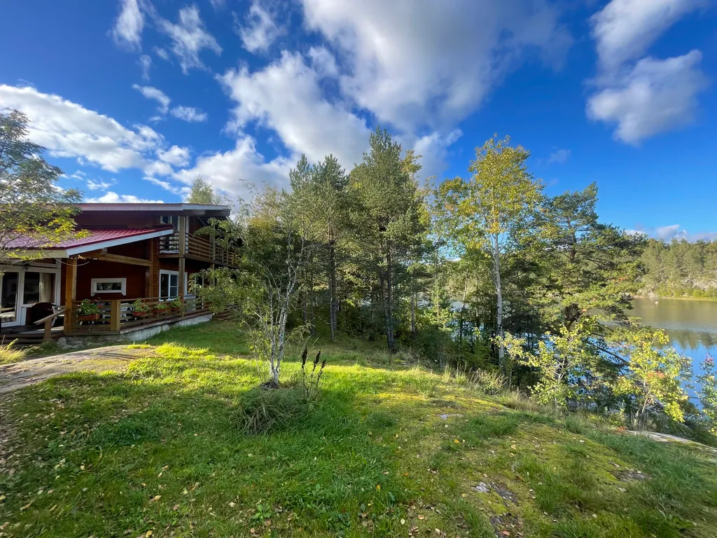 Большой уютный деревянный коттедж на самом берегу Ладожских шхер — аренда посуточно в Лахденпохья