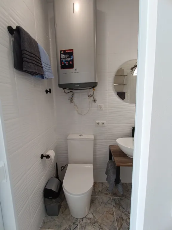 Новый 2-комнатный коттедж с кухней на террасе с видом на море