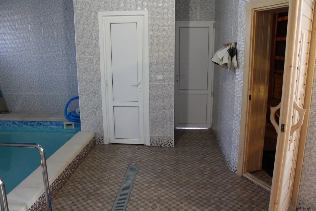 Гостевой домик с бассейном