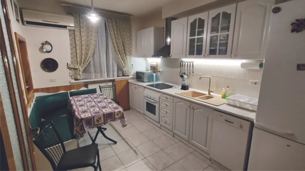 Коттедж - три этажа на берегу моря