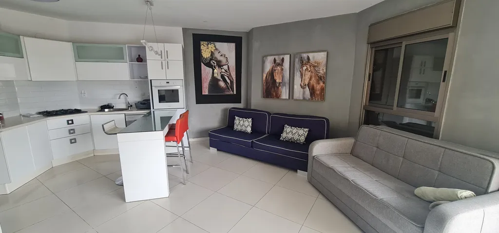 Квартира с частном бассейном