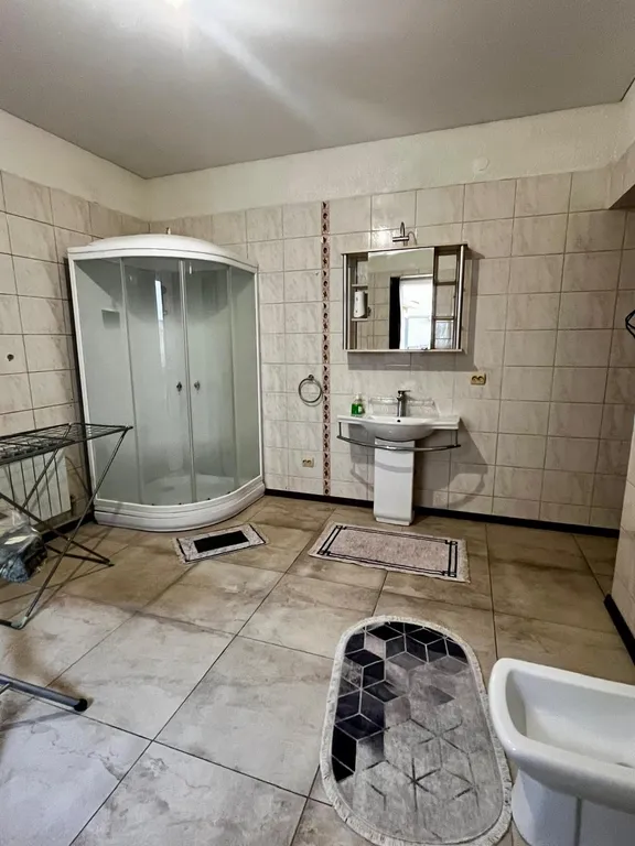 Большой уютный дом