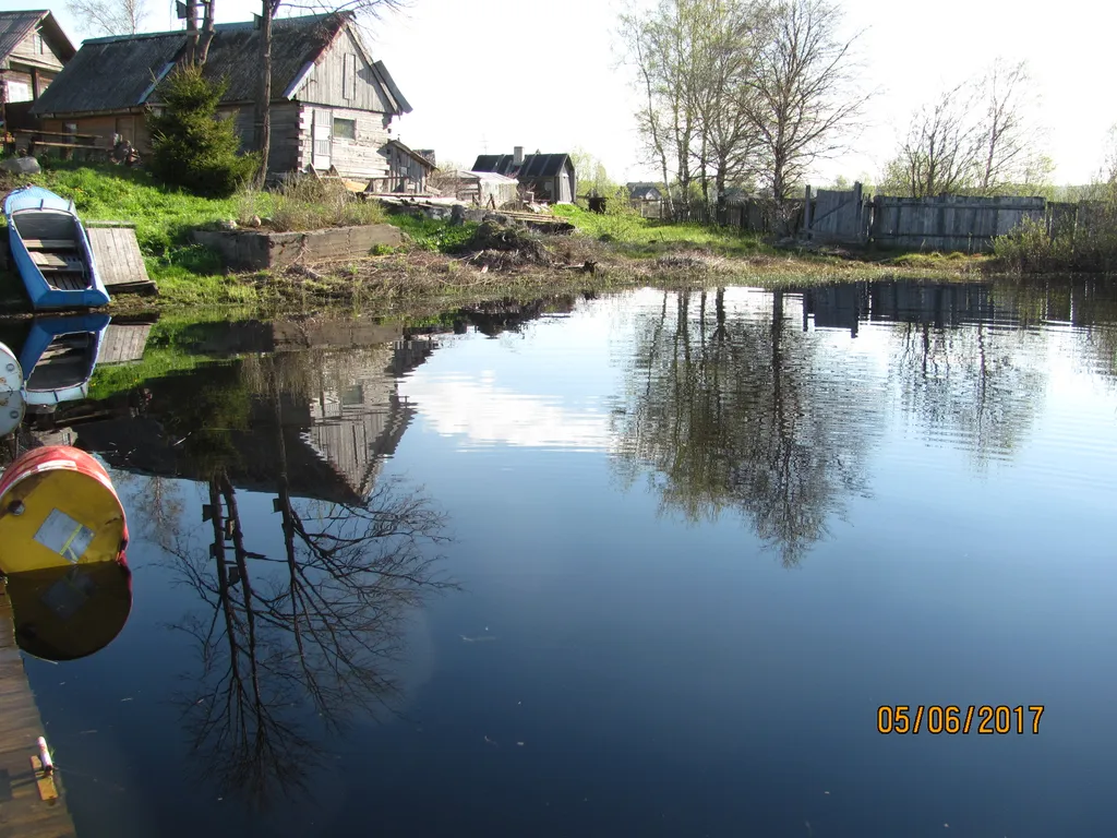 Домик у озера в Карелии