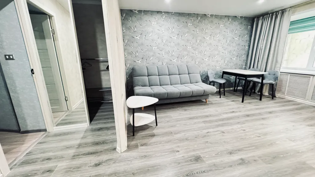 Уютная двухкомнатная квартира напротив ЖД вокзала