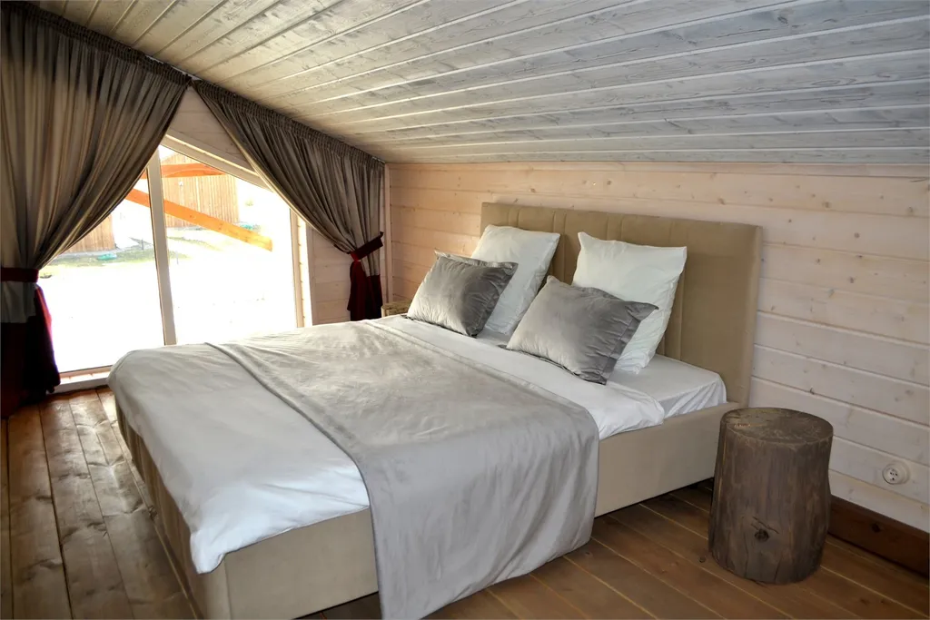 Глэмпинг на берегу реки