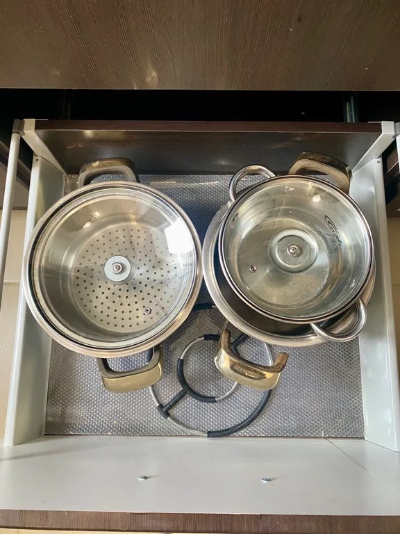 Рядом с черным озером