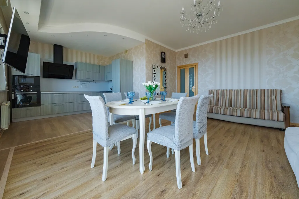 Видовая квартира с сауной и джакузи в центре