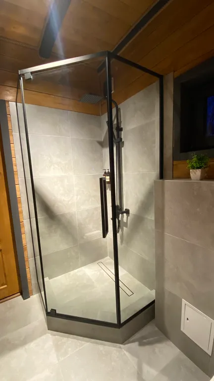 Дом А - фрейм в тихом районе у реки Белой