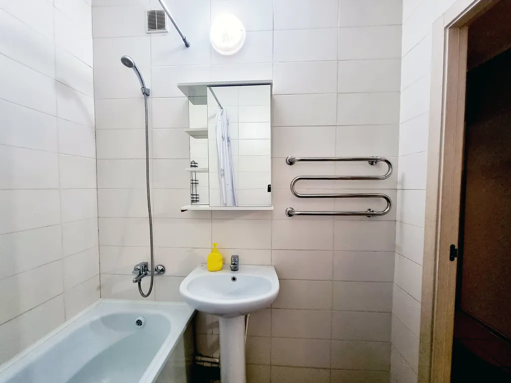 Просторная квартира до 6 человек около ТРЦ Июнь