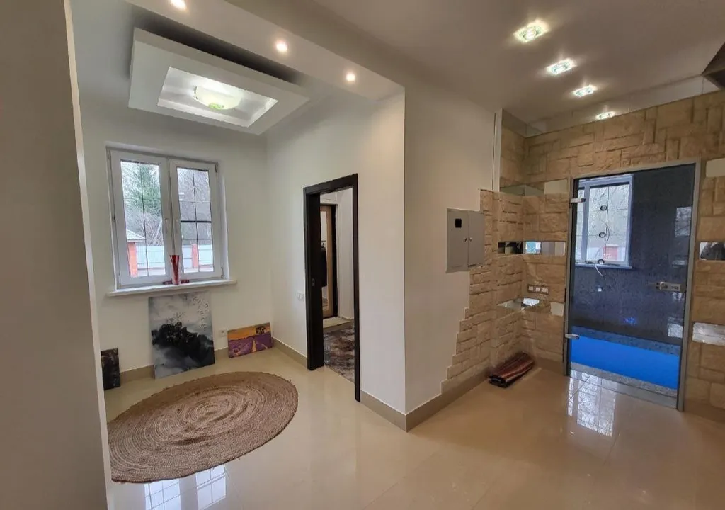 4-комнатный Дом