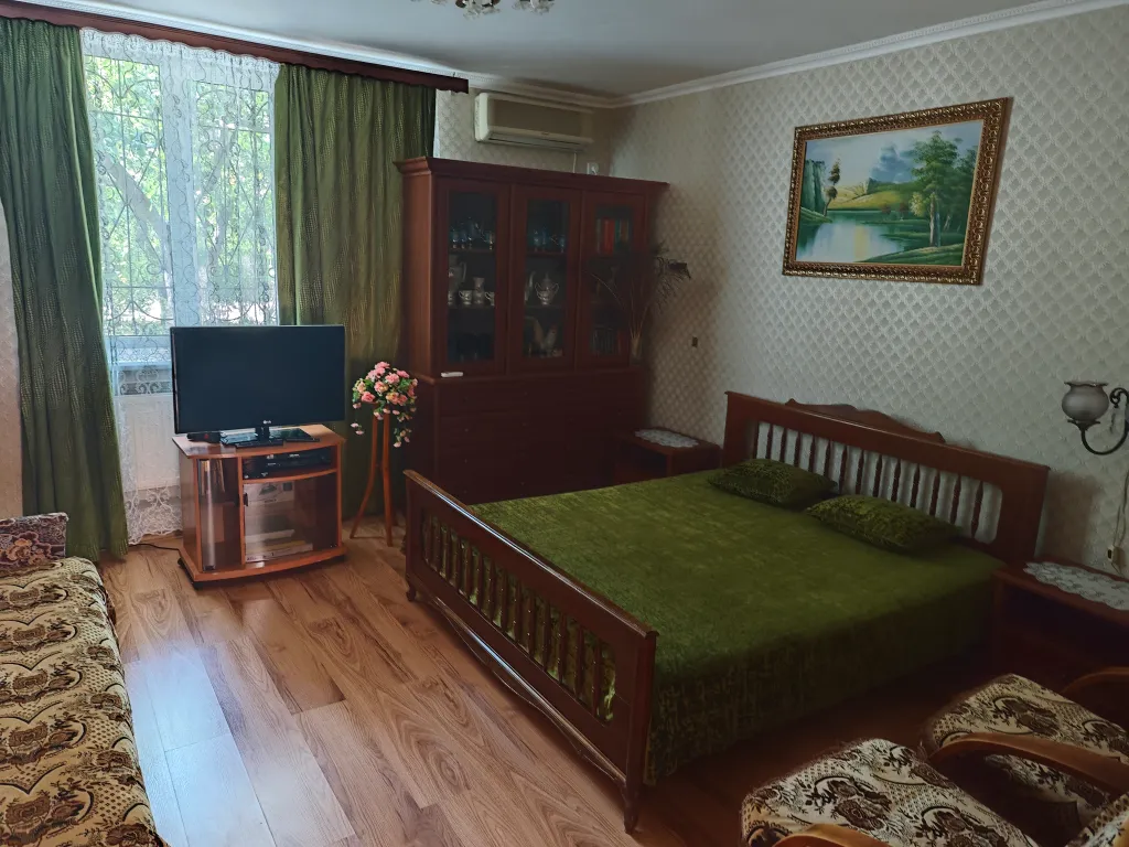 Коттедж Домик с двориком — аренда посуточно в Евпатория