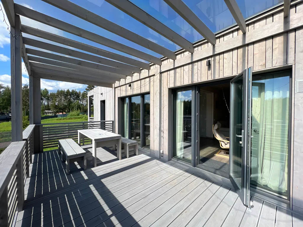 Коттедж Дом на 3 спальни с камином — Стеклянный