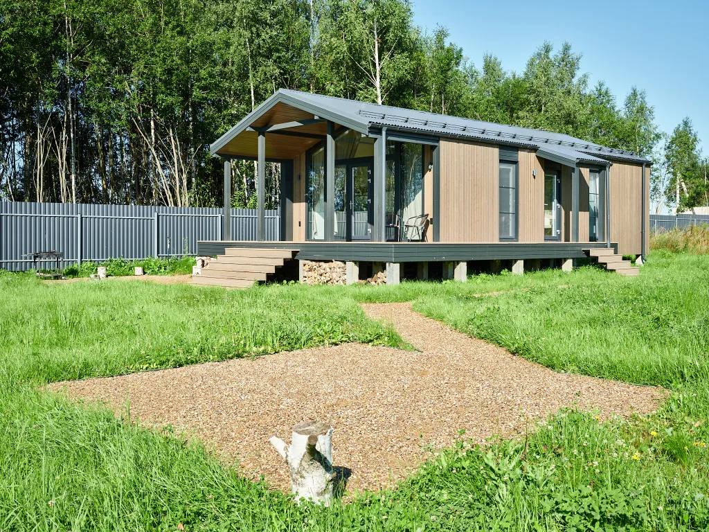 Коттедж Новый дом с сауной и детской/спортивной площадкой — Капорки